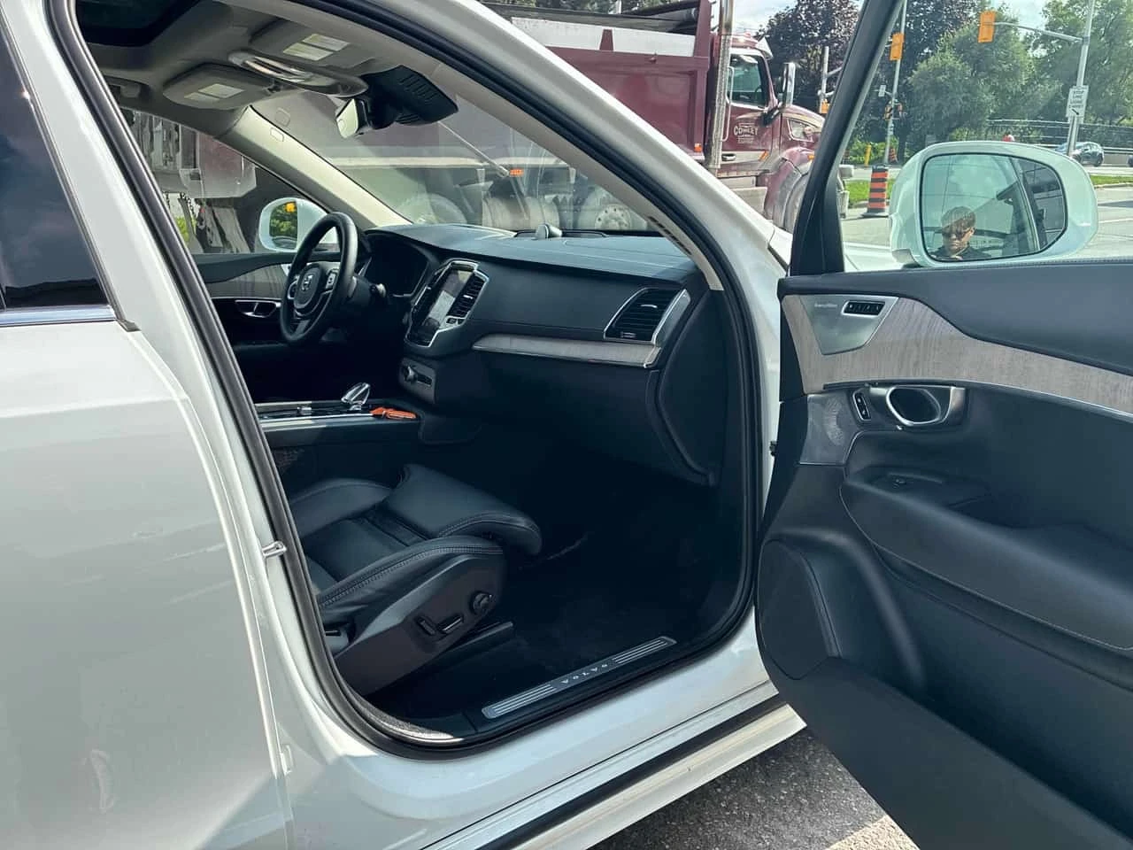 Volvo Xc90 * Ultimate Bright Theme * CARFAX * БЕЗ ПЪРВОНАЧАЛН, снимка 17 - Автомобили и джипове - 56264507