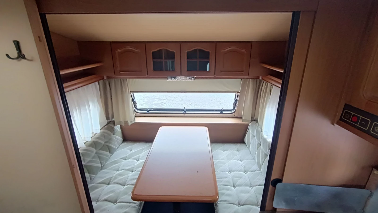 Каравана Knaus Azur 530 - изображение 6