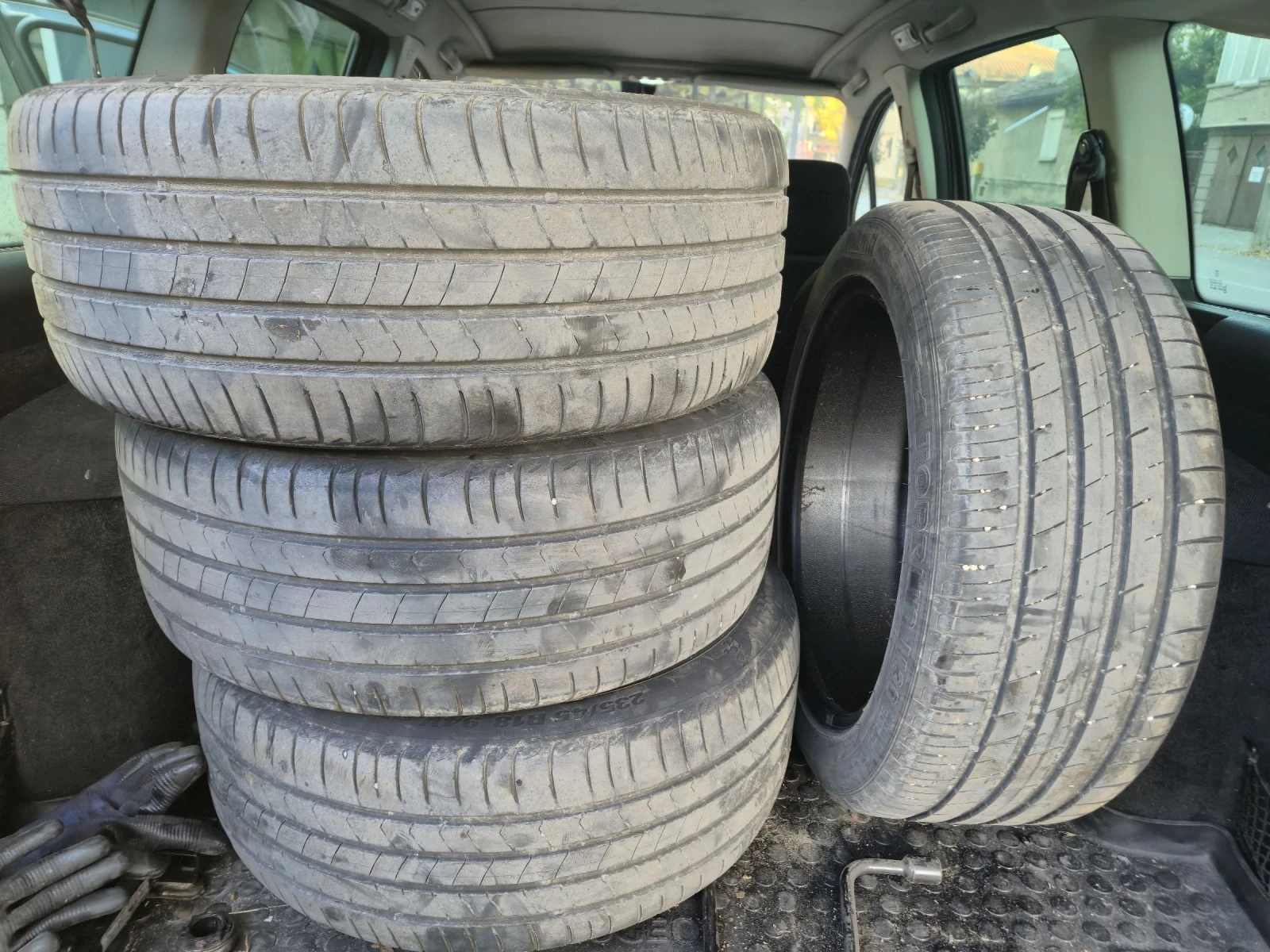 ���� 235/45R18 | Mobile.bg � ����������� 4