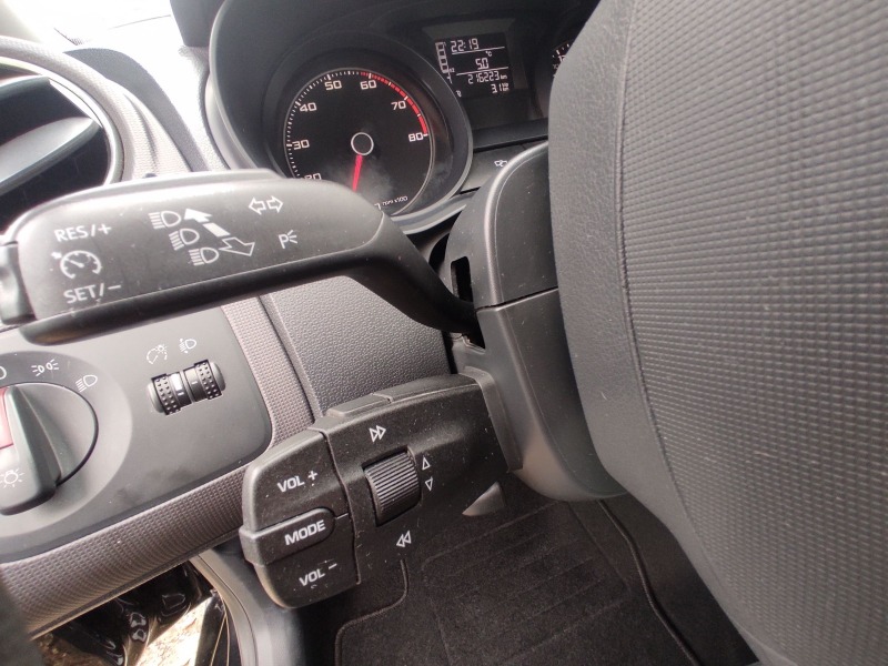 Seat Ibiza 1.2TSI/FACELIFT/ 4 ЦИЛИНДЪРА/85К.С., снимка 14 - Автомобили и джипове - 43116318