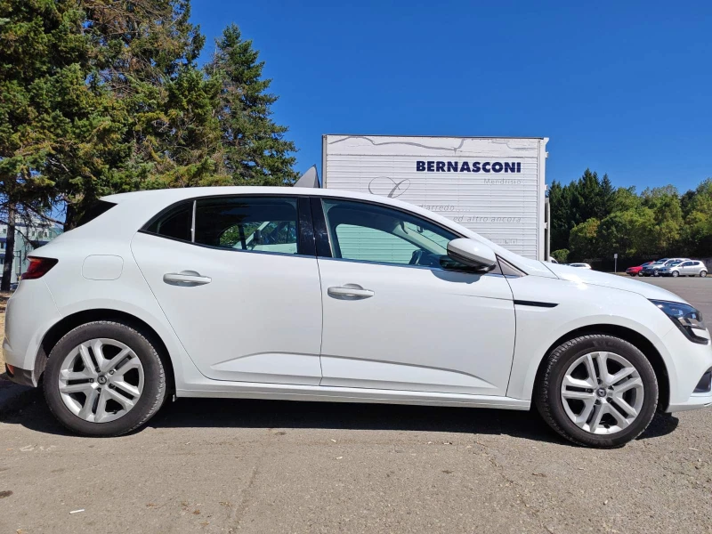 Renault Megane, снимка 4 - Автомобили и джипове - 47018549