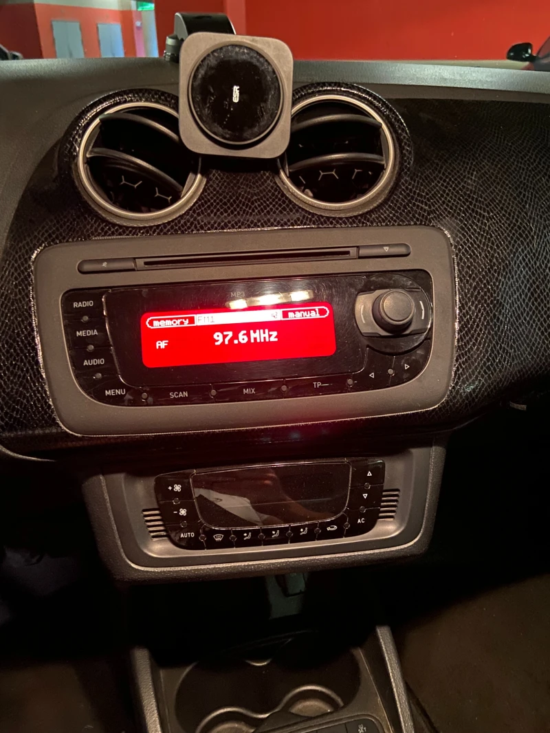 Seat Ibiza, снимка 9 - Автомобили и джипове - 51284749