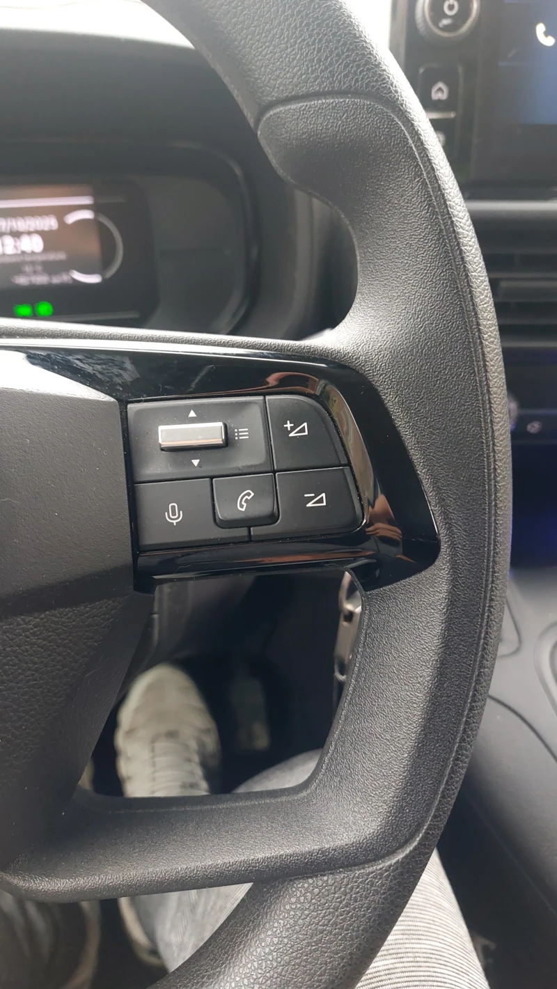 Opel Combo 1.5, снимка 13 - Автомобили и джипове - 51288048