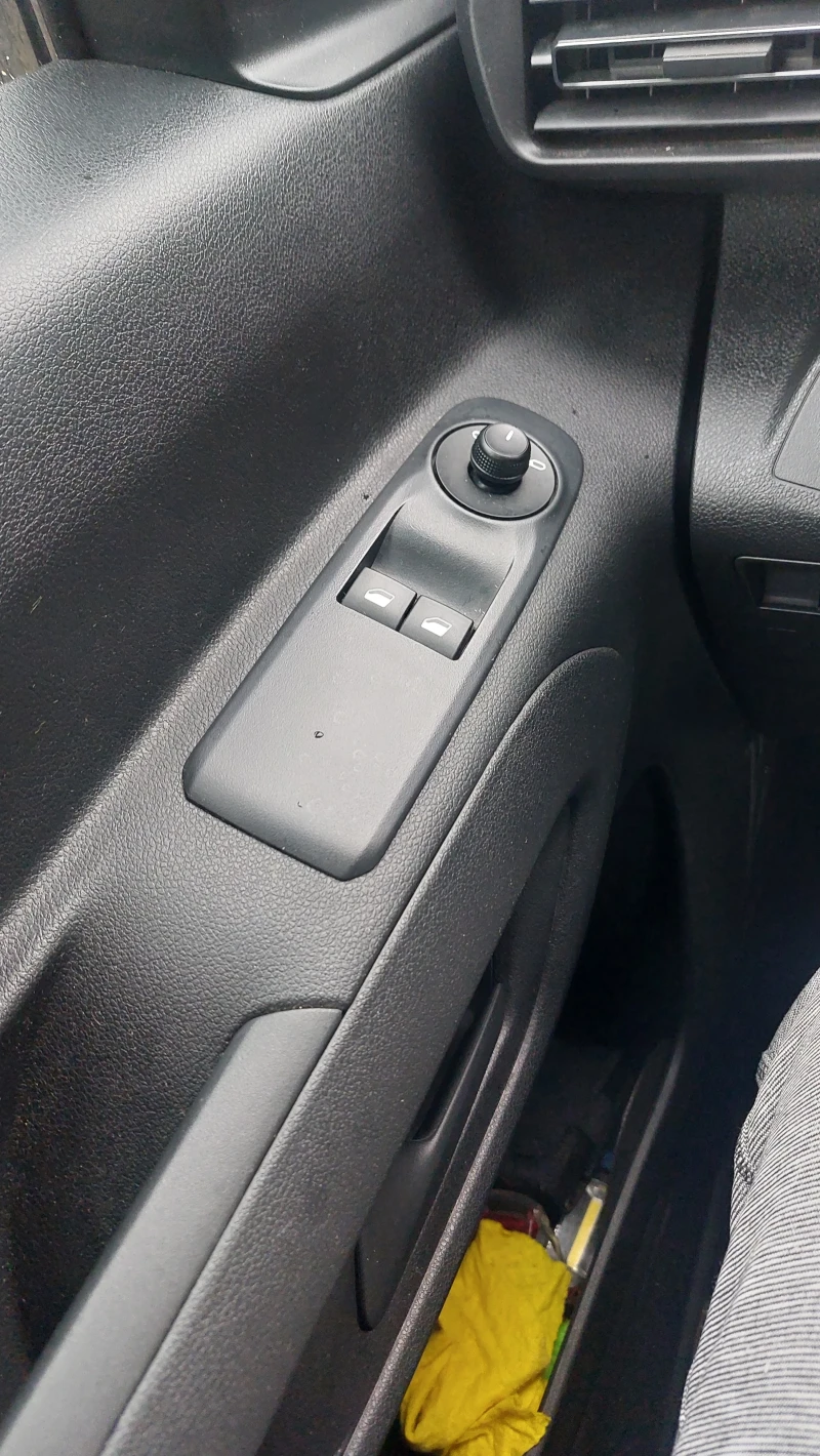 Opel Combo 1.5, снимка 11 - Автомобили и джипове - 51288048