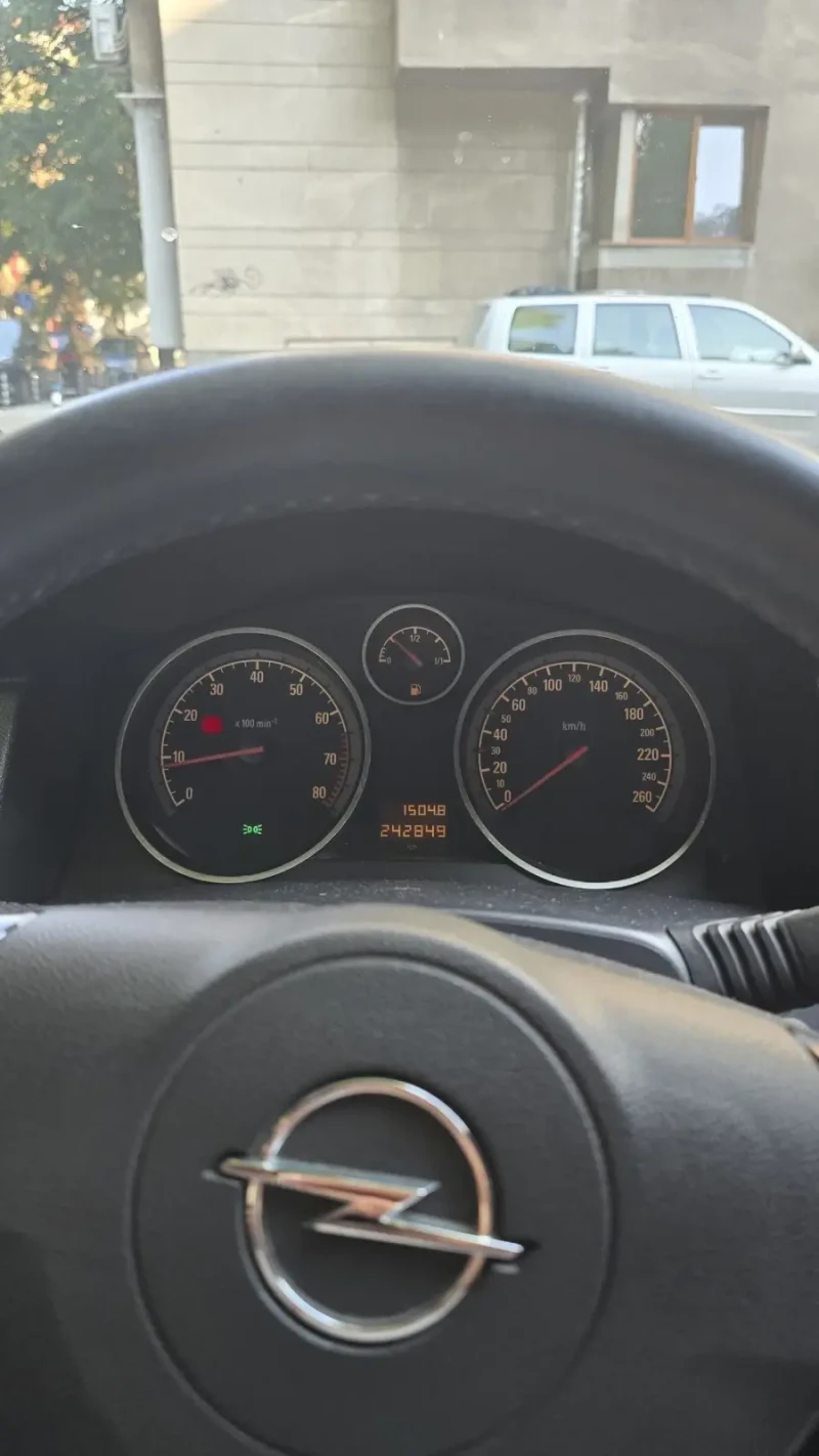 Opel Astra H, снимка 12 - Автомобили и джипове - 51302458