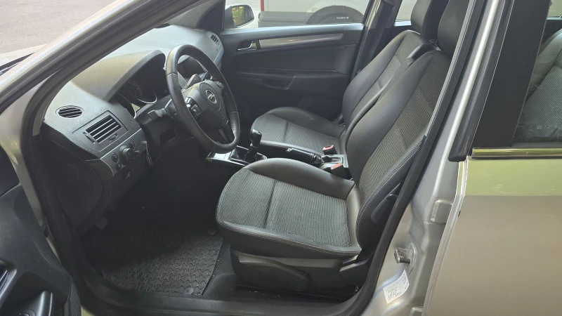 Opel Astra H, снимка 6 - Автомобили и джипове - 51302458