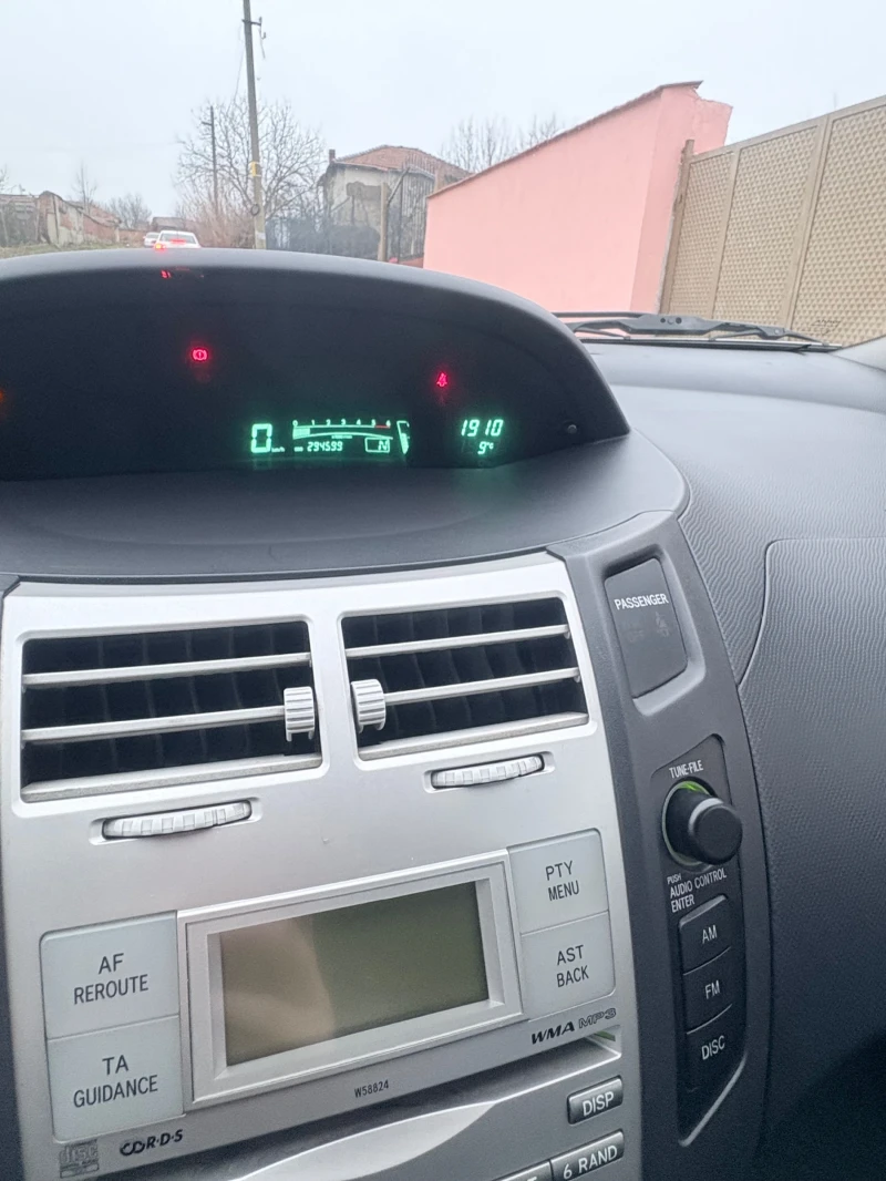 Toyota Yaris 1.4/D4D, снимка 6 - Автомобили и джипове - 53386353