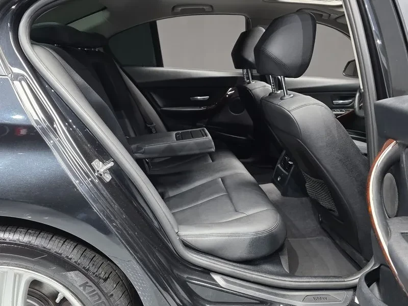 BMW 320 d, снимка 12 - Автомобили и джипове - 54205146