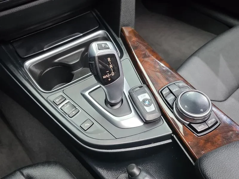 BMW 320 d, снимка 9 - Автомобили и джипове - 54205146