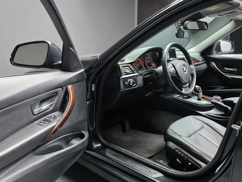 BMW 320 d, снимка 10 - Автомобили и джипове - 54205146