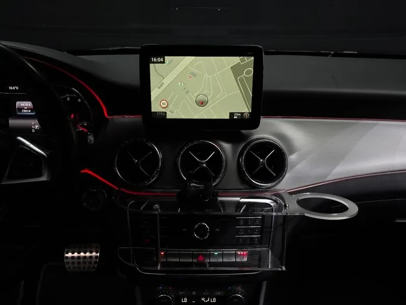 Mercedes-Benz CLA 2.5, снимка 14 - Автомобили и джипове - 54287772