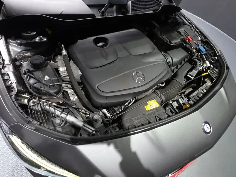 Mercedes-Benz CLA 2.5, снимка 6 - Автомобили и джипове - 54287772