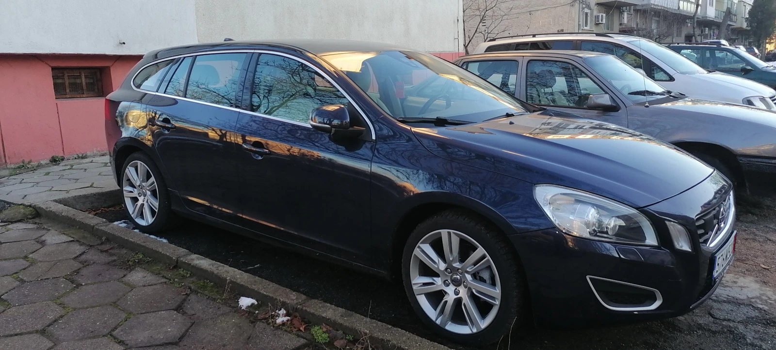 Volvo V60 (КАТО НОВА) 163к.с. Дистроник - изображение 2