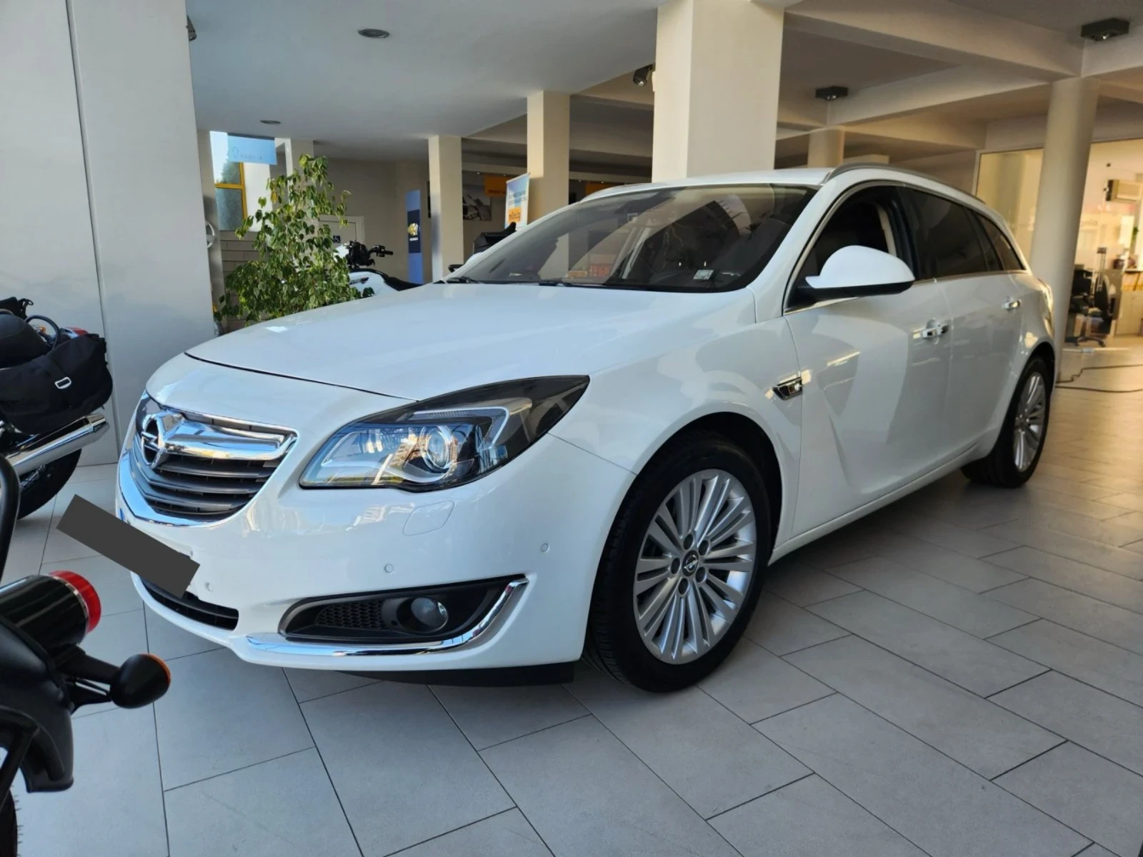 Opel Insignia COSMO B20DTH AT6 - изображение 2