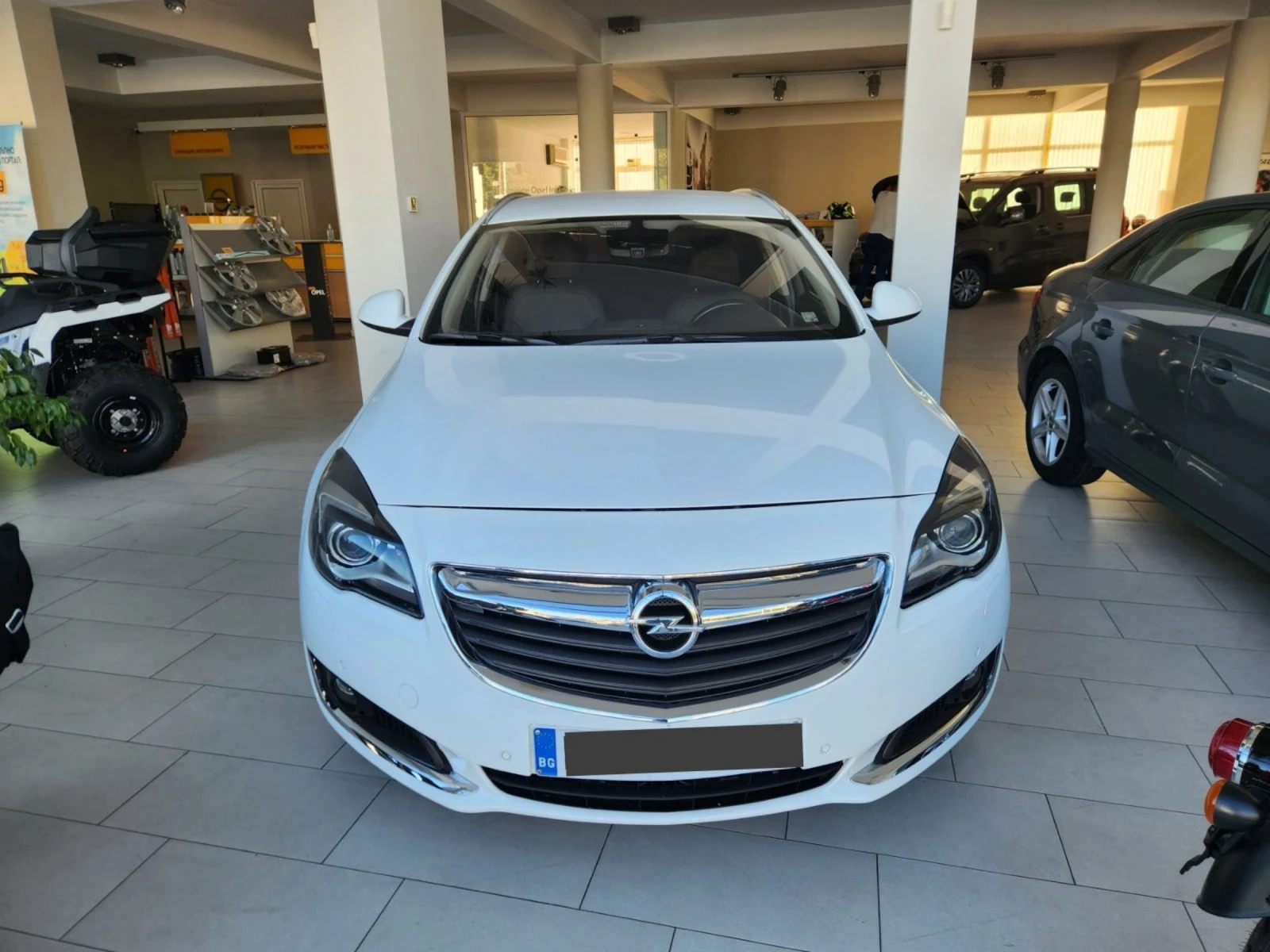 Opel Insignia COSMO B20DTH AT6 - изображение 4