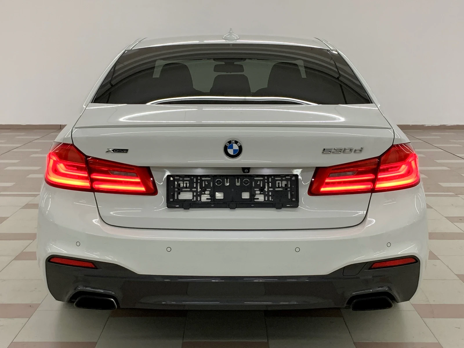 BMW 530 d Xdrive M-paket #OBDUH#DIS#CAM360#KeyLes#HUD#MEMO - изображение 6