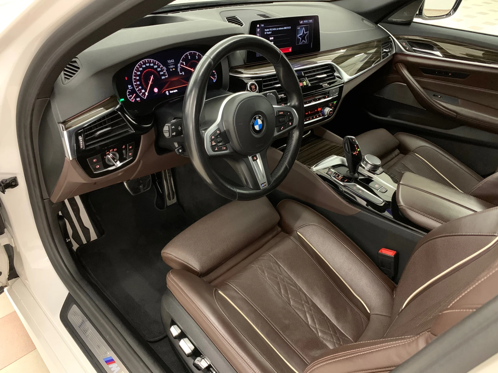 BMW 530 d Xdrive M-paket #OBDUH#DIS#CAM360#KeyLes#HUD#MEMO - изображение 9