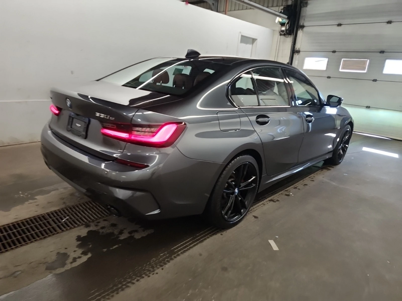 BMW 330 * * XDRIVE* * HYBRID * CARFAX * * АВТО КРЕДИТ * *  - изображение 4