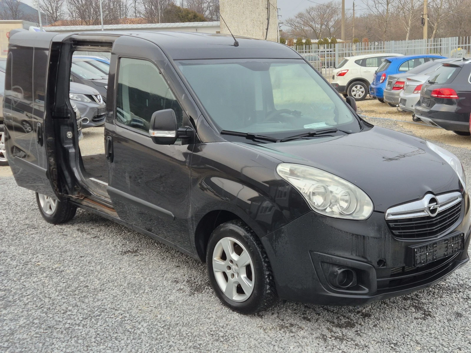Opel Combo 1.3CDTI, снимка 4 - Автомобили и джипове - 52588103