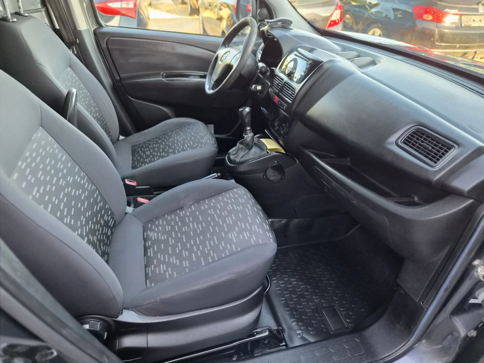 Opel Combo 1.3CDTI, снимка 14 - Автомобили и джипове - 52588103