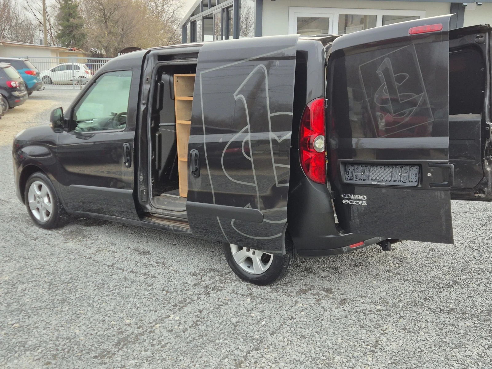 Opel Combo 1.3CDTI, снимка 10 - Автомобили и джипове - 52588103