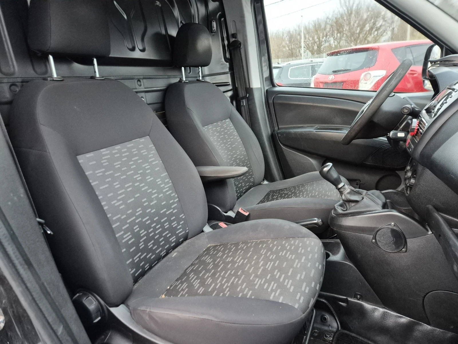 Opel Combo 1.3CDTI, снимка 15 - Автомобили и джипове - 52588103