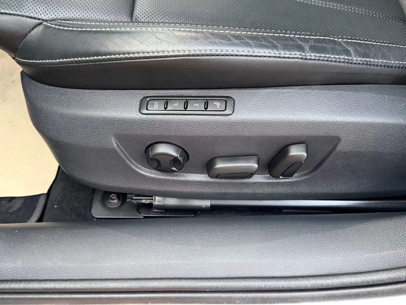Skoda Superb 2.0TDI L&K Face ACC ����� Canton MASSAGE KAM iCar | Mobile.bg � ����������� 15