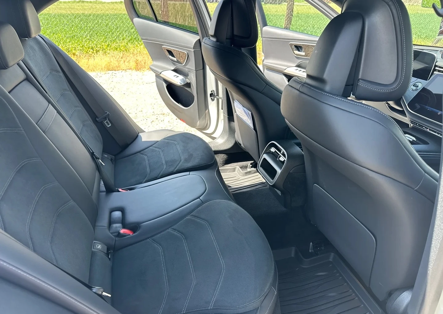 Mercedes-Benz E 200 AMG-Line - изображение 8