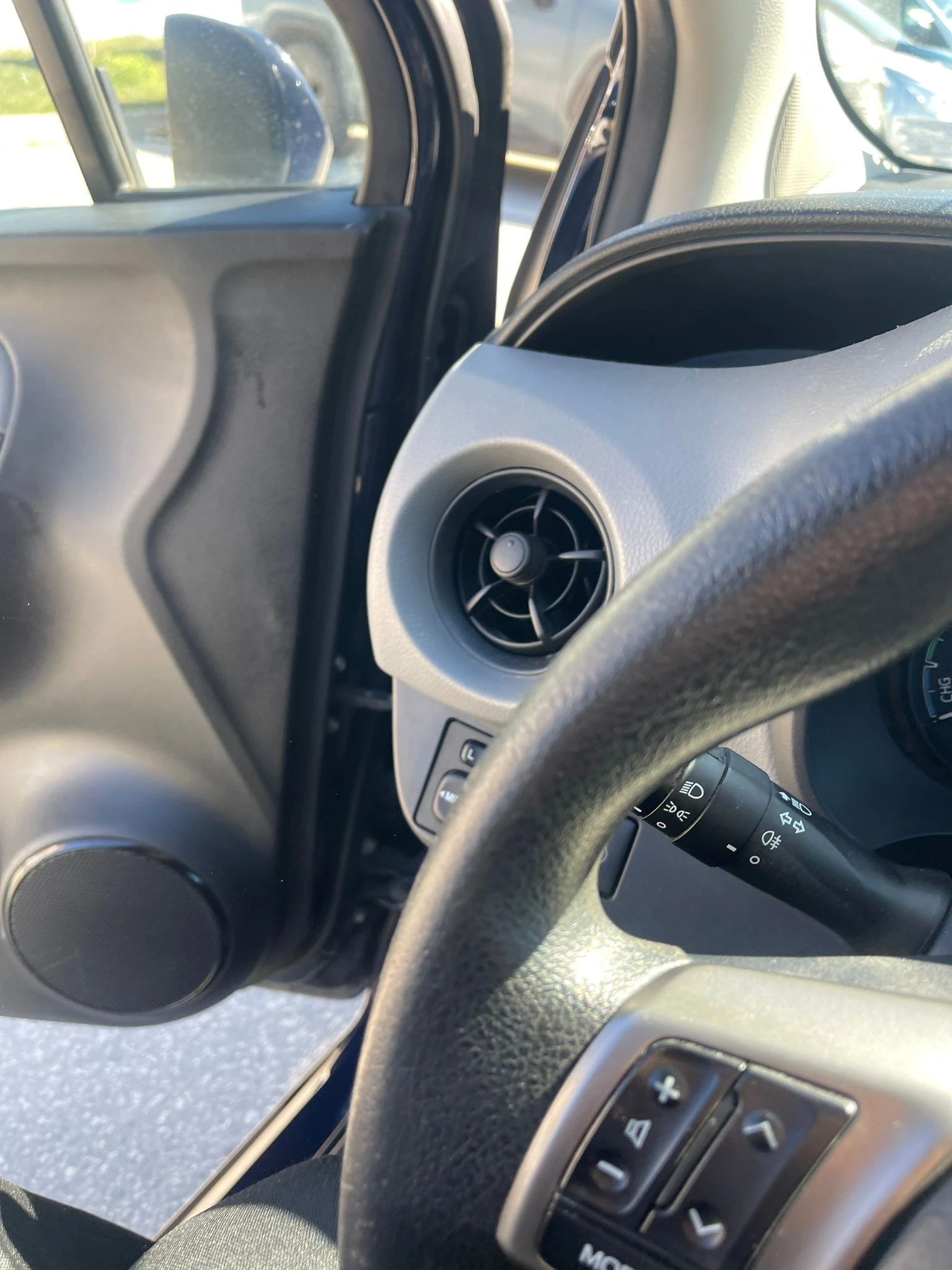 Toyota Yaris  HYBRID/1.5/КАМЕРА/НАВИГАЦИЯ, снимка 10 - Автомобили и джипове - 53827759