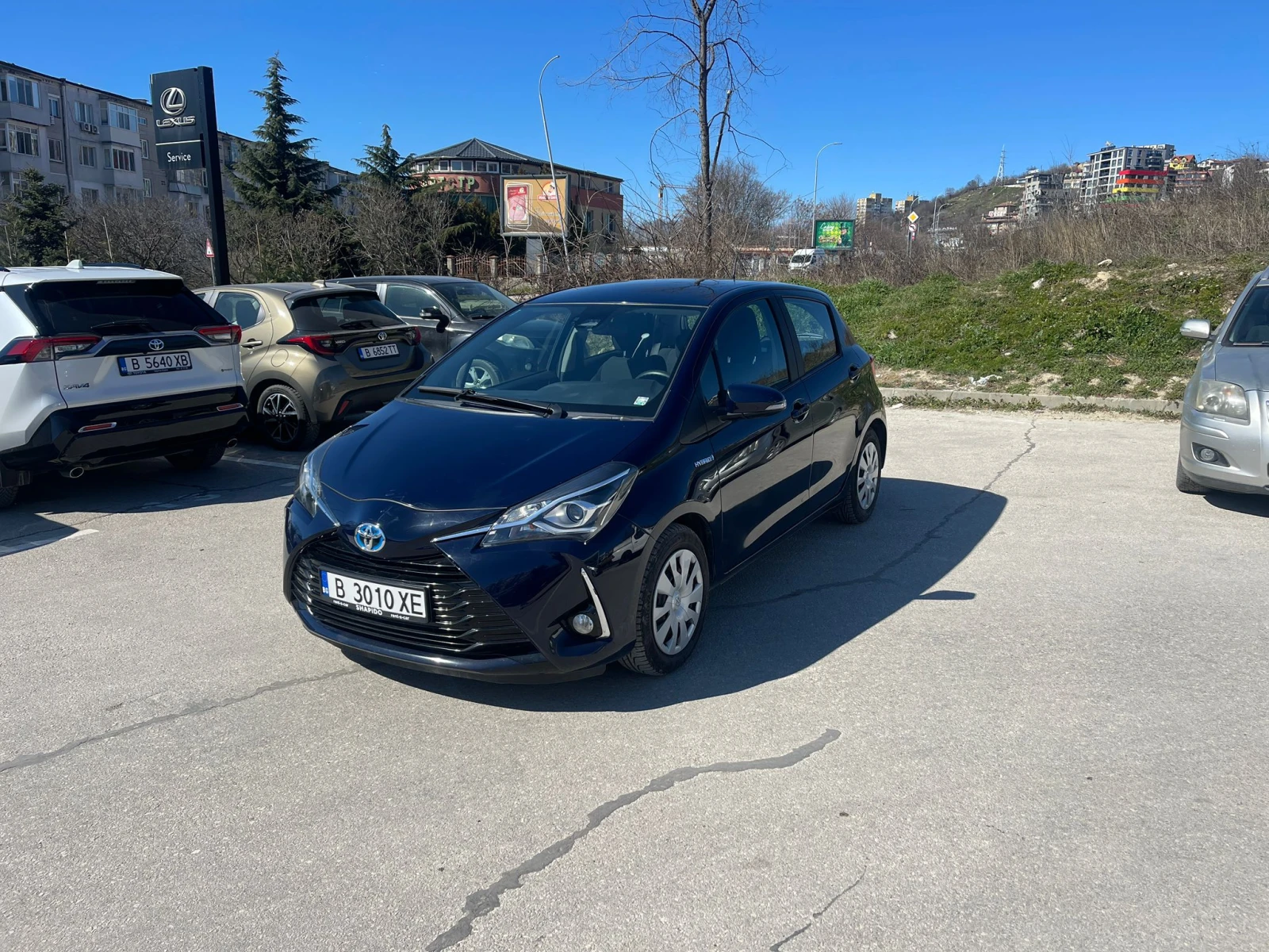 Toyota Yaris  HYBRID/1.5/КАМЕРА/НАВИГАЦИЯ