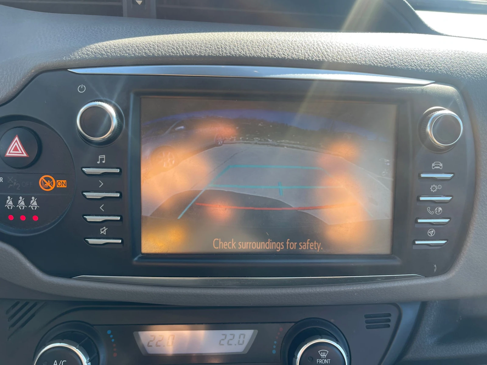 Toyota Yaris  HYBRID/1.5/КАМЕРА/НАВИГАЦИЯ, снимка 8 - Автомобили и джипове - 53827759