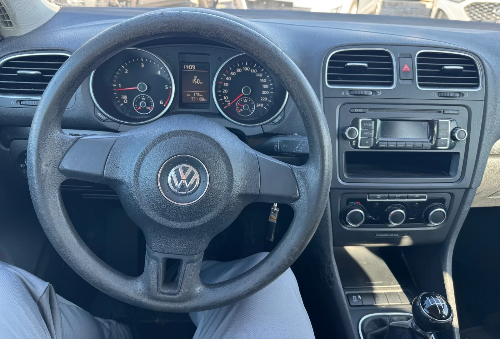 VW Golf 1.6TDI 105 k.s, снимка 12 - Автомобили и джипове - 53852608