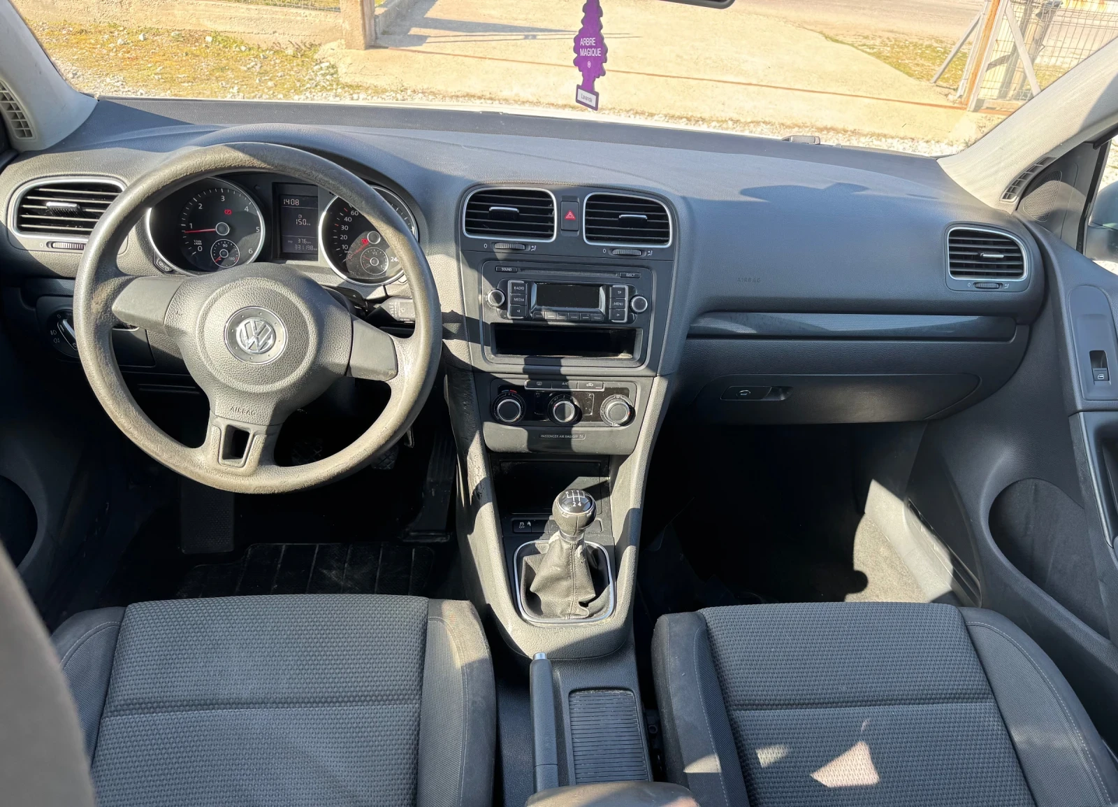 VW Golf 1.6TDI 105 k.s, снимка 11 - Автомобили и джипове - 53852608