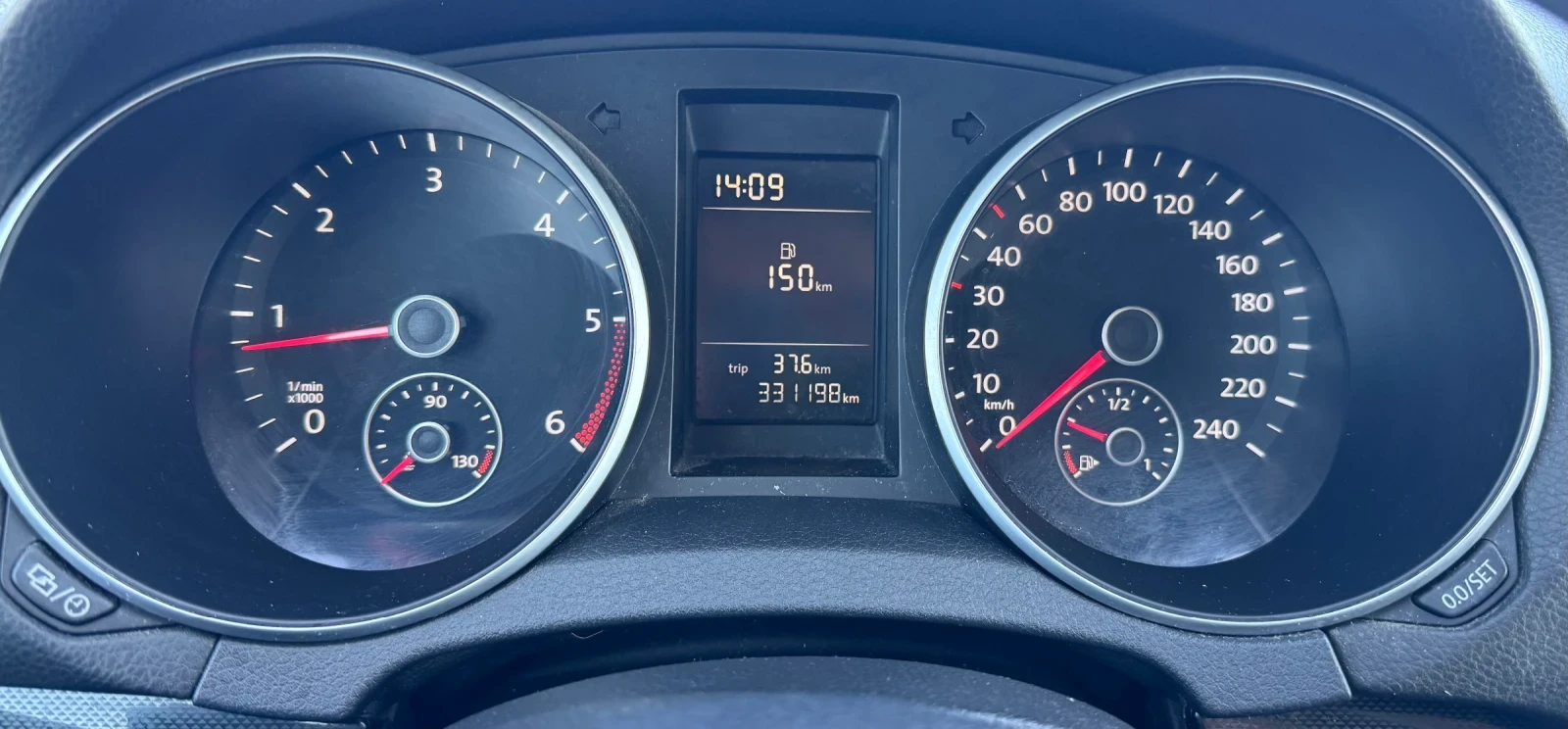 VW Golf 1.6TDI 105 k.s, снимка 14 - Автомобили и джипове - 53852608