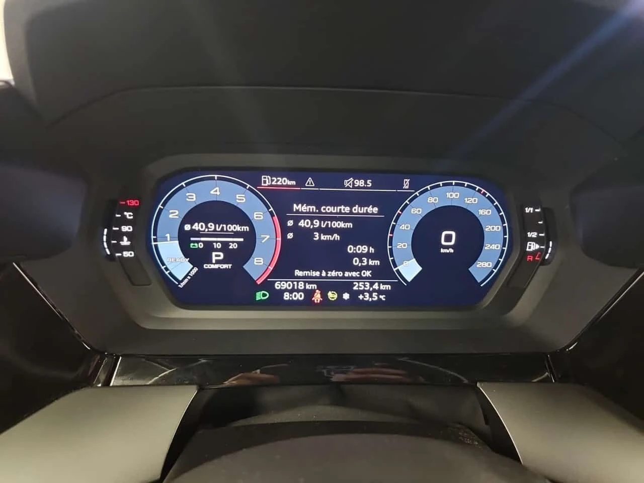 Audi A3  PREMIUM| PANORAMA| 2 КЛЮЧА| CARFAX| , снимка 11 - Автомобили и джипове - 53972610