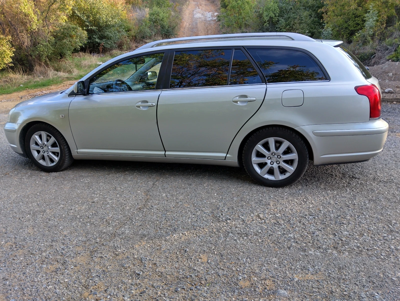 Toyota Avensis, снимка 4 - Автомобили и джипове - 54078862