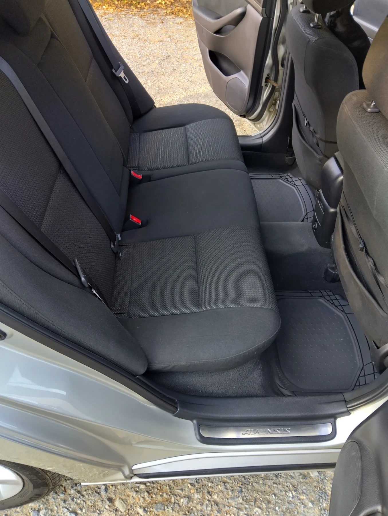 Toyota Avensis, снимка 8 - Автомобили и джипове - 54078862