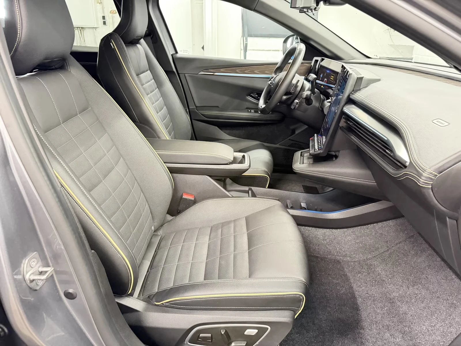 Renault Megane EV60/ICONIC/БЪРЗО ЗАРЕЖДАНЕ/218HP/HK/360/NAVI/250h, снимка 8 - Автомобили и джипове - 54802816