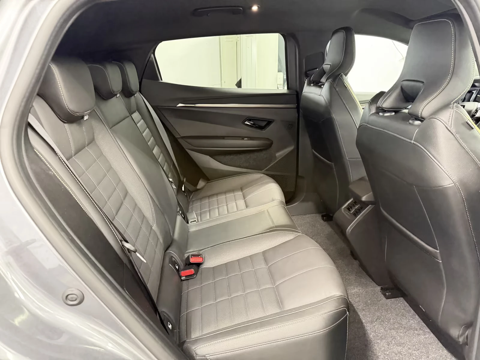 Renault Megane EV60/ICONIC/БЪРЗО ЗАРЕЖДАНЕ/218HP/HK/360/NAVI/250h, снимка 10 - Автомобили и джипове - 54802816