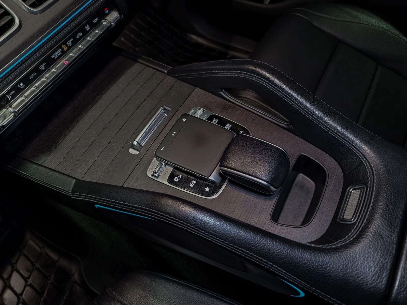 Mercedes-Benz GLE 350, снимка 16 - Автомобили и джипове - 54806808