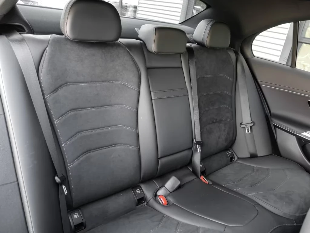 Mercedes-Benz E 200 AMG / 4 MATIC / 360 / MILD HYBRID / KEYLESS, снимка 14 - Автомобили и джипове - 54817014