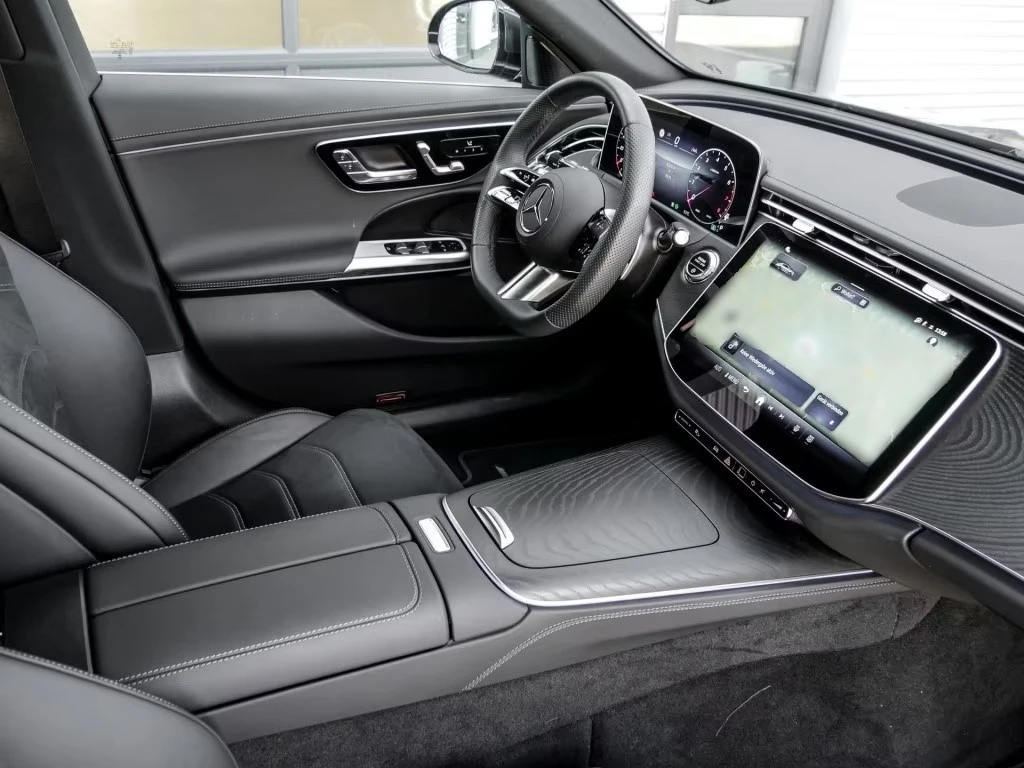 Mercedes-Benz E 200 AMG / 4 MATIC / 360 / MILD HYBRID / KEYLESS, снимка 13 - Автомобили и джипове - 54817014