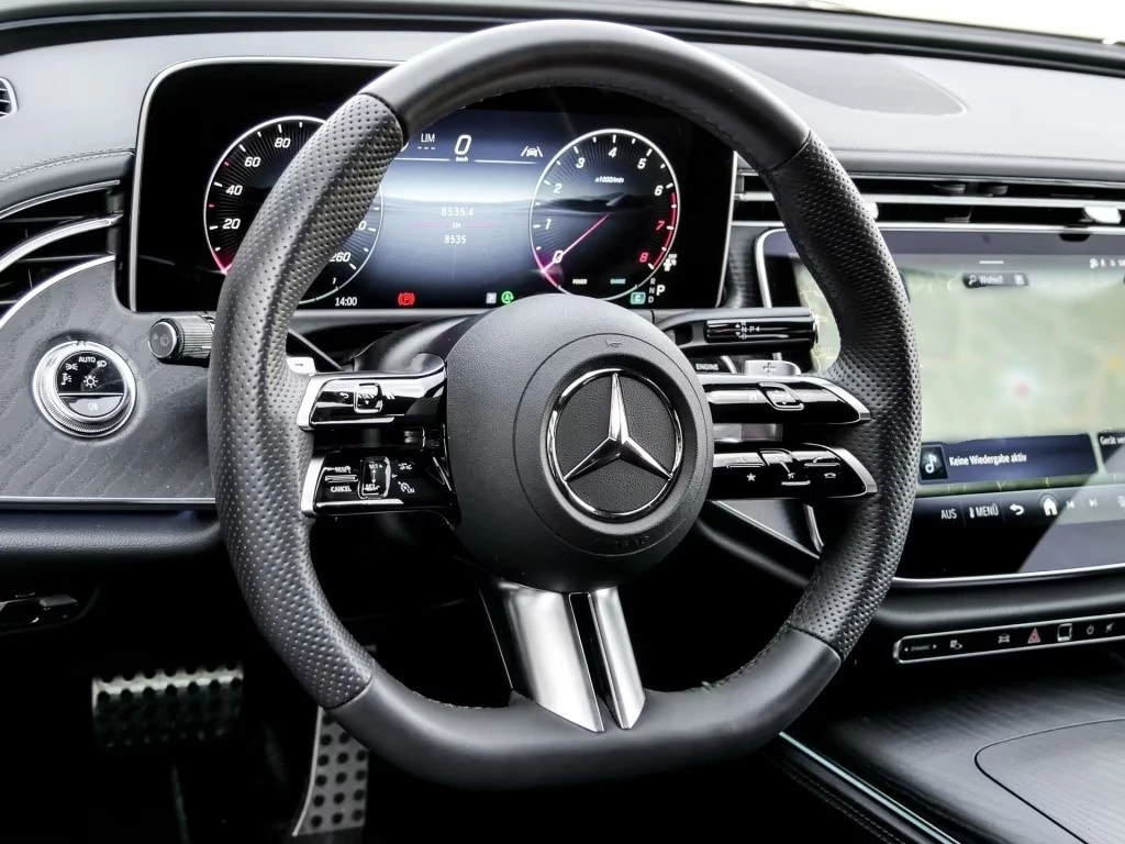 Mercedes-Benz E 200 AMG / 4 MATIC / 360 / MILD HYBRID / KEYLESS, снимка 8 - Автомобили и джипове - 54817014