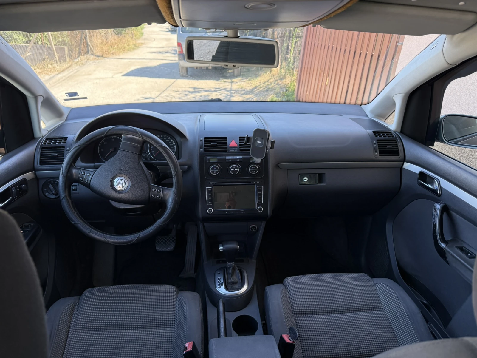 VW Touran 2.0TDI, снимка 5 - Автомобили и джипове - 54820049