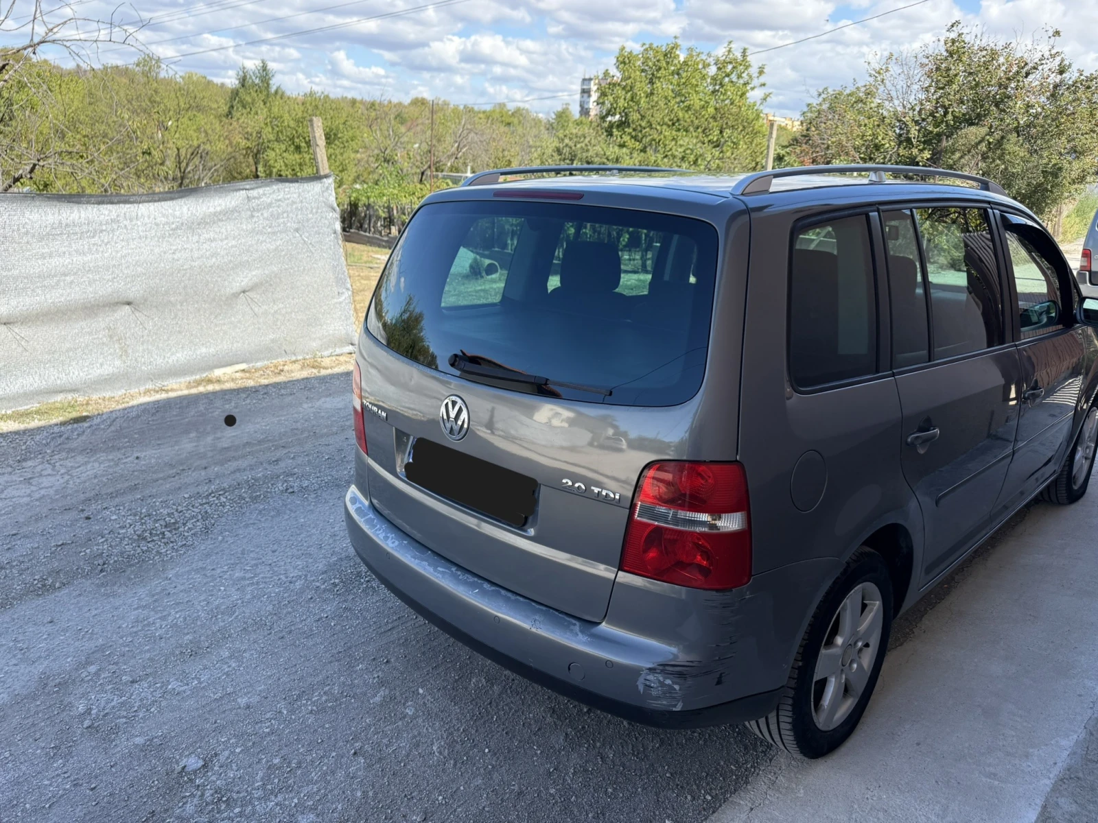 VW Touran 2.0TDI, снимка 4 - Автомобили и джипове - 54820049