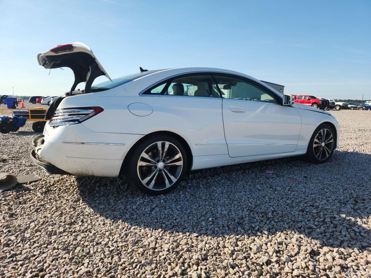 Mercedes-Benz E 400 PANO | BICOLOUR INTERIOR | ПОДГРЕВ | MEMORY, снимка 4 - Автомобили и джипове - 54933440