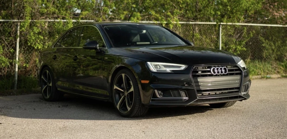 Audi A4 TECHNIK * S LINE * QUATTRO * CARPLAY * CARFAX * , снимка 3 - Автомобили и джипове - 55098692