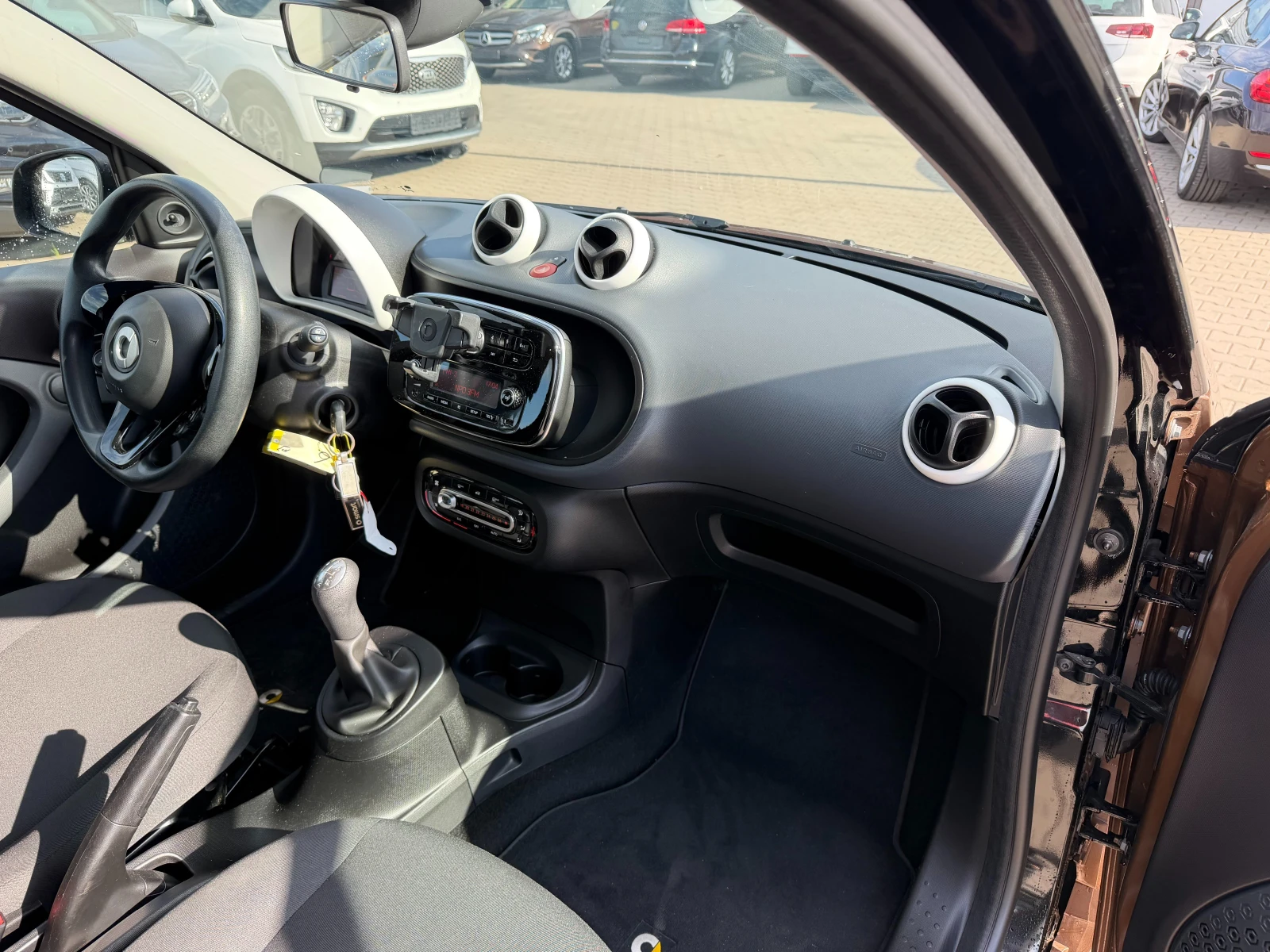 Smart Forfour 1.0 EURO 6, снимка 11 - Автомобили и джипове - 55224201