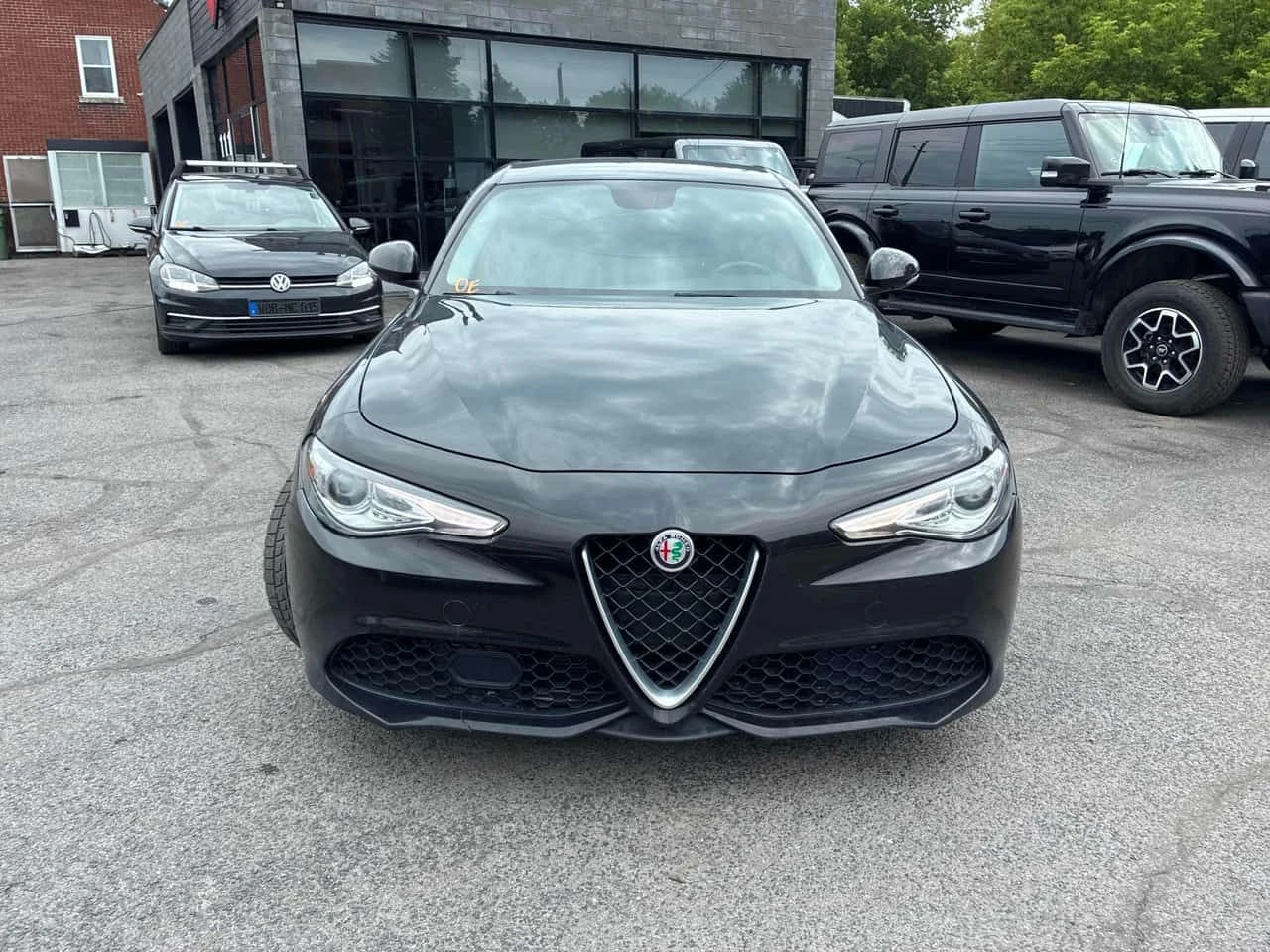Alfa Romeo Giulia * 4dr Sdn AWD * CARFAX * ЦЕНА ДО БГ, снимка 2 - Автомобили и джипове - 55224948