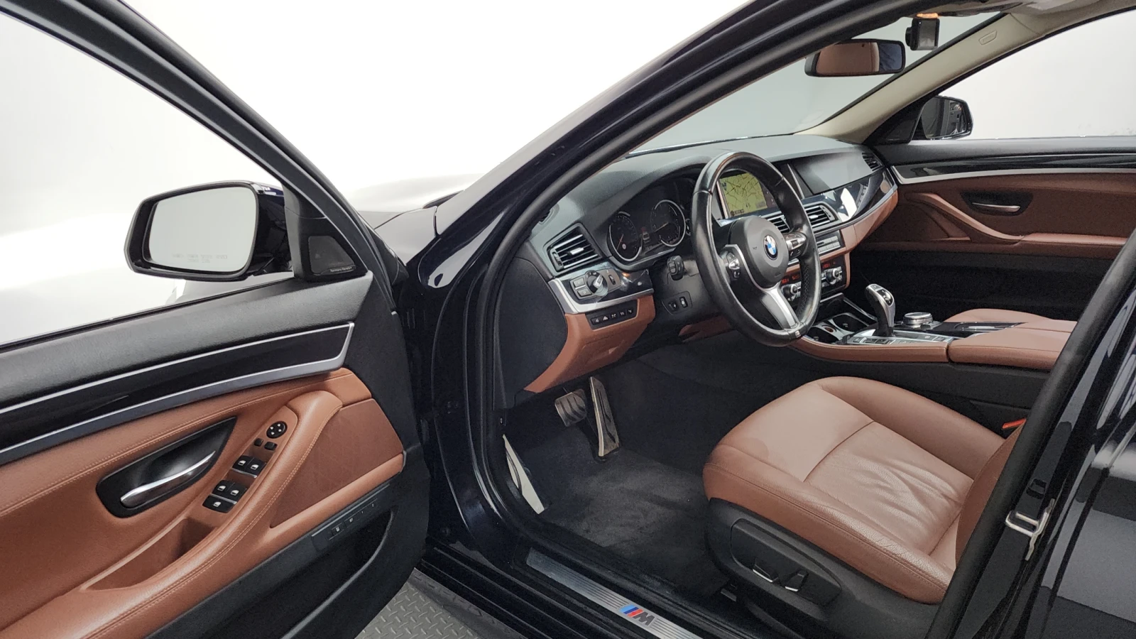 BMW 530 D X Drive M Aerodynamic, снимка 6 - Автомобили и джипове - 55406742